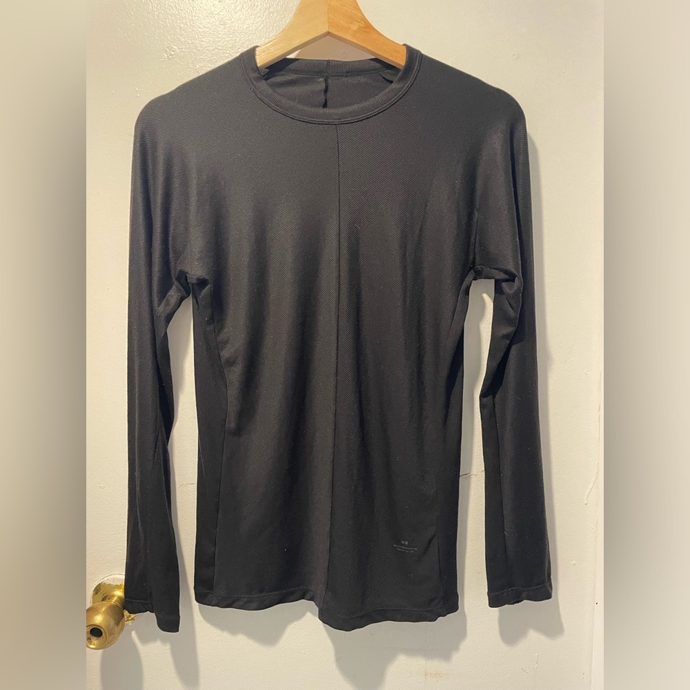 Uniqlo x Alexander Wang Heattech Black
Long Sleeve Women's Jersey Top
